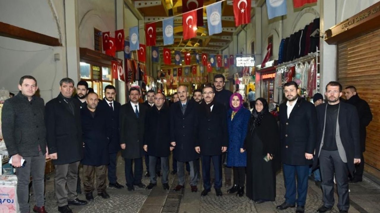 Güngör Kapalı Çarşı Esnafını Ziyaret Etti