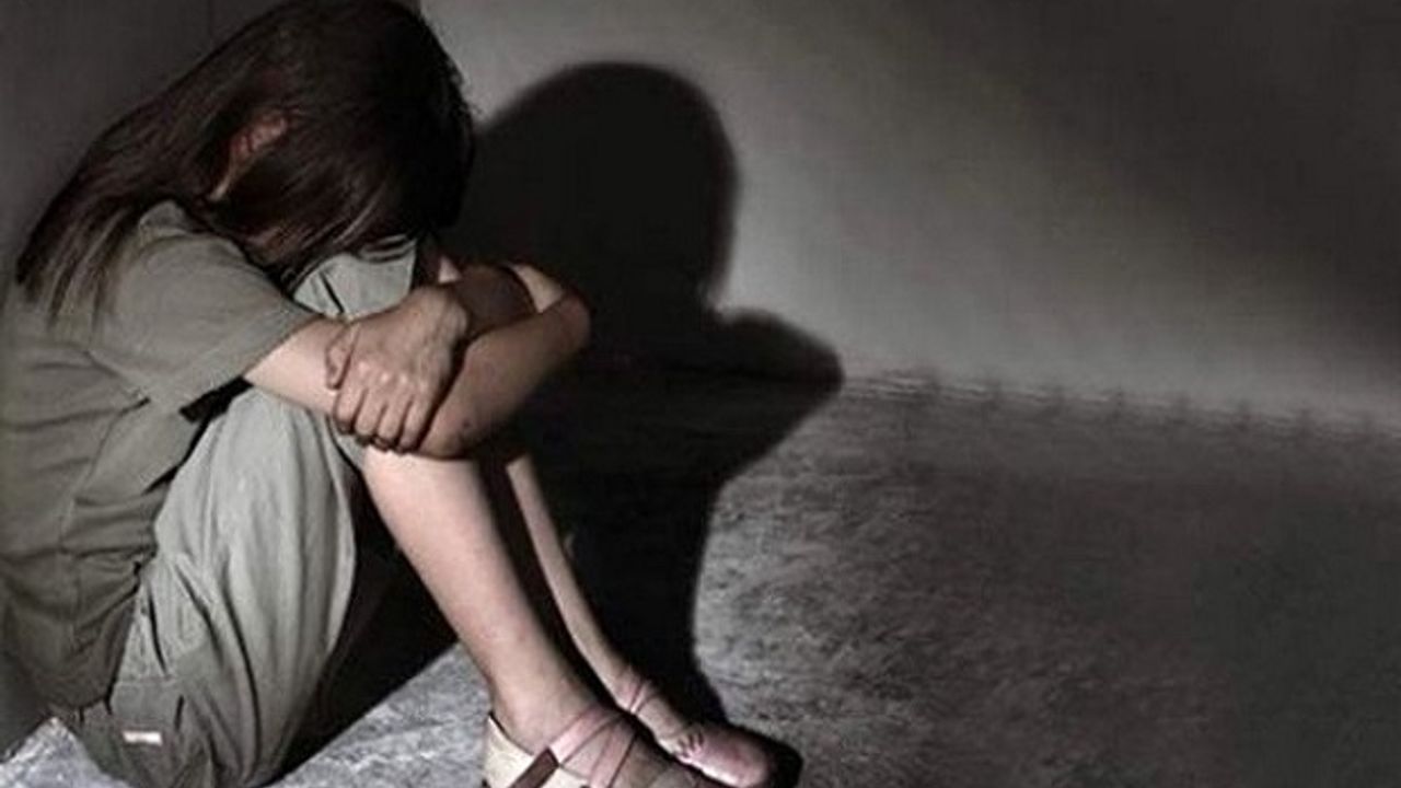 Sosyal Medyada Çocuğa Cinsel İstismarı Öven Kadın Gözaltına Alındı