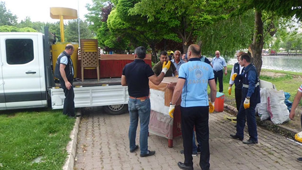 Elbistan'da Seyyar Satıcılar ve İşletmeler Kaldırıldı