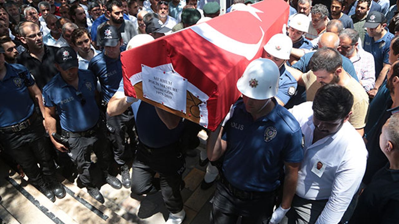 Kahramanmaraş'ta kazada hayatını kaybeden polis memuru toprağa verildi