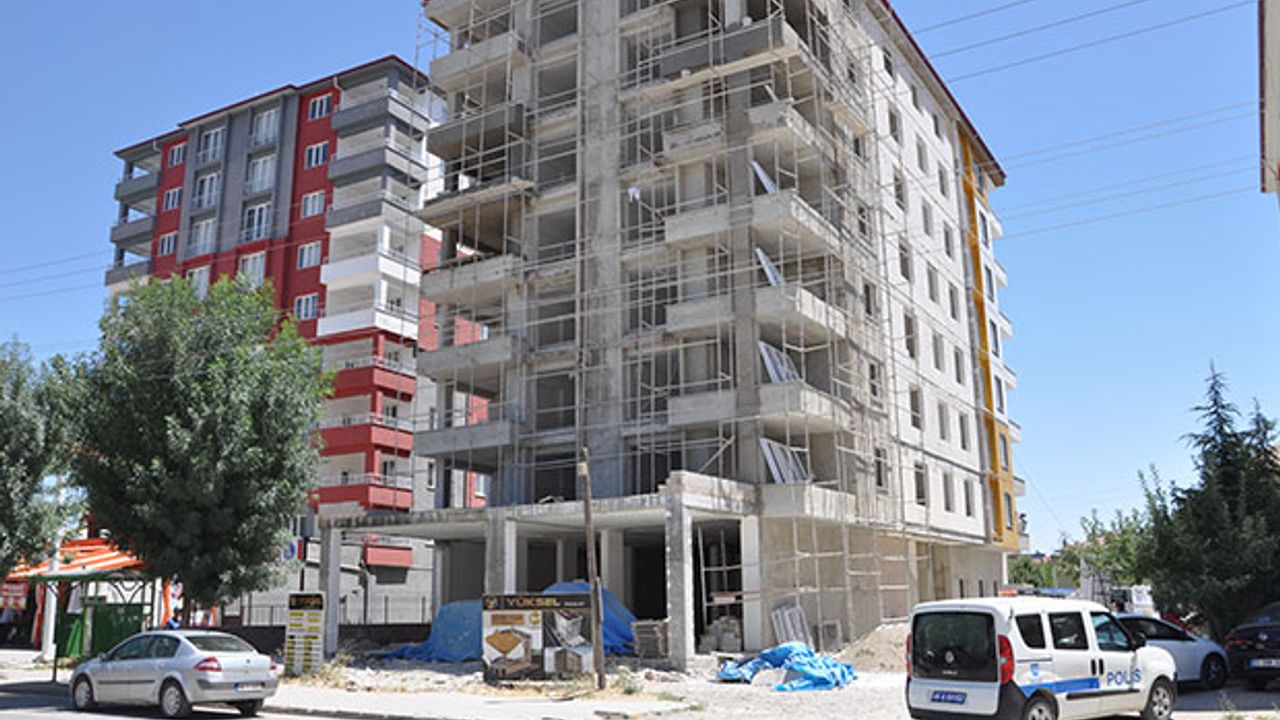 Kahramanmaraş'ta İskeleden Düşen İşçi Ağır Yaralandı