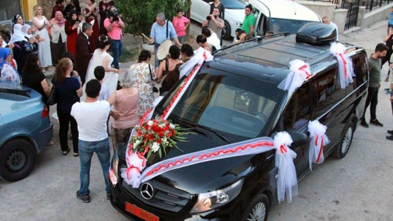 Valinin Makam Aracı Gelin Arabası Oldu!
