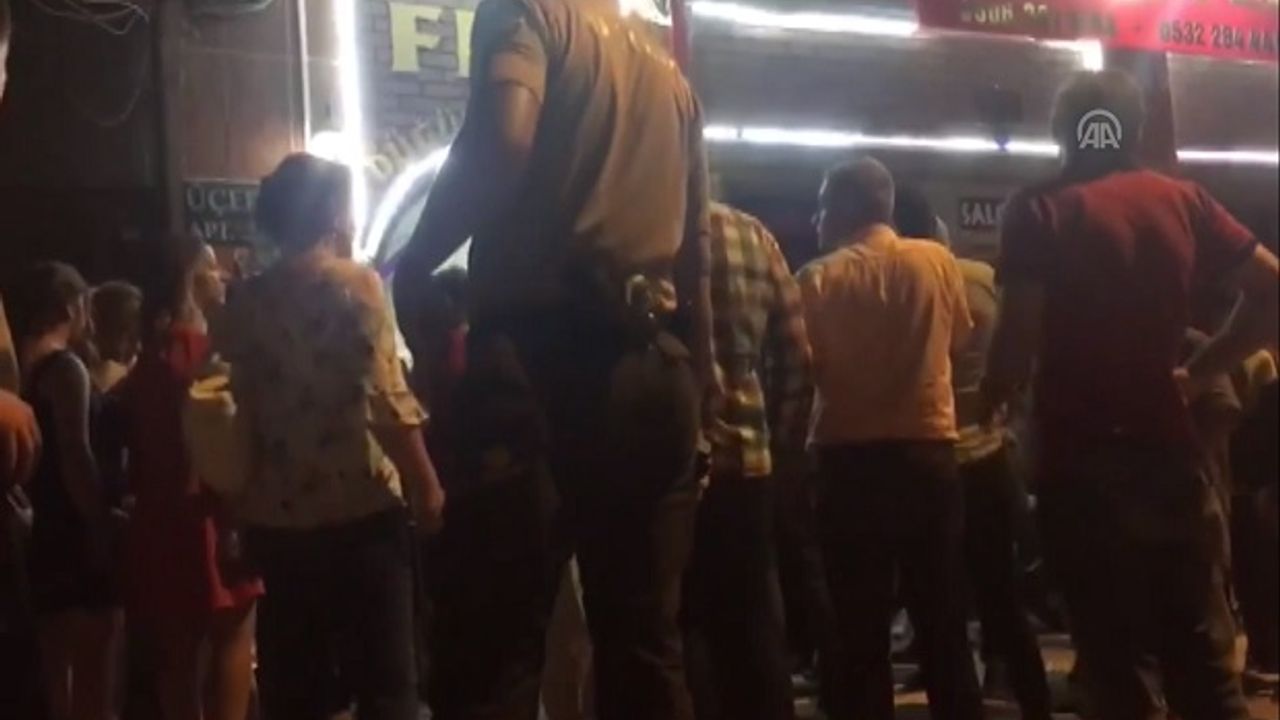 Çok Oynadınız Kavgası: Düğünde Kız ve Erkek Tarafı Birbirine Girdi