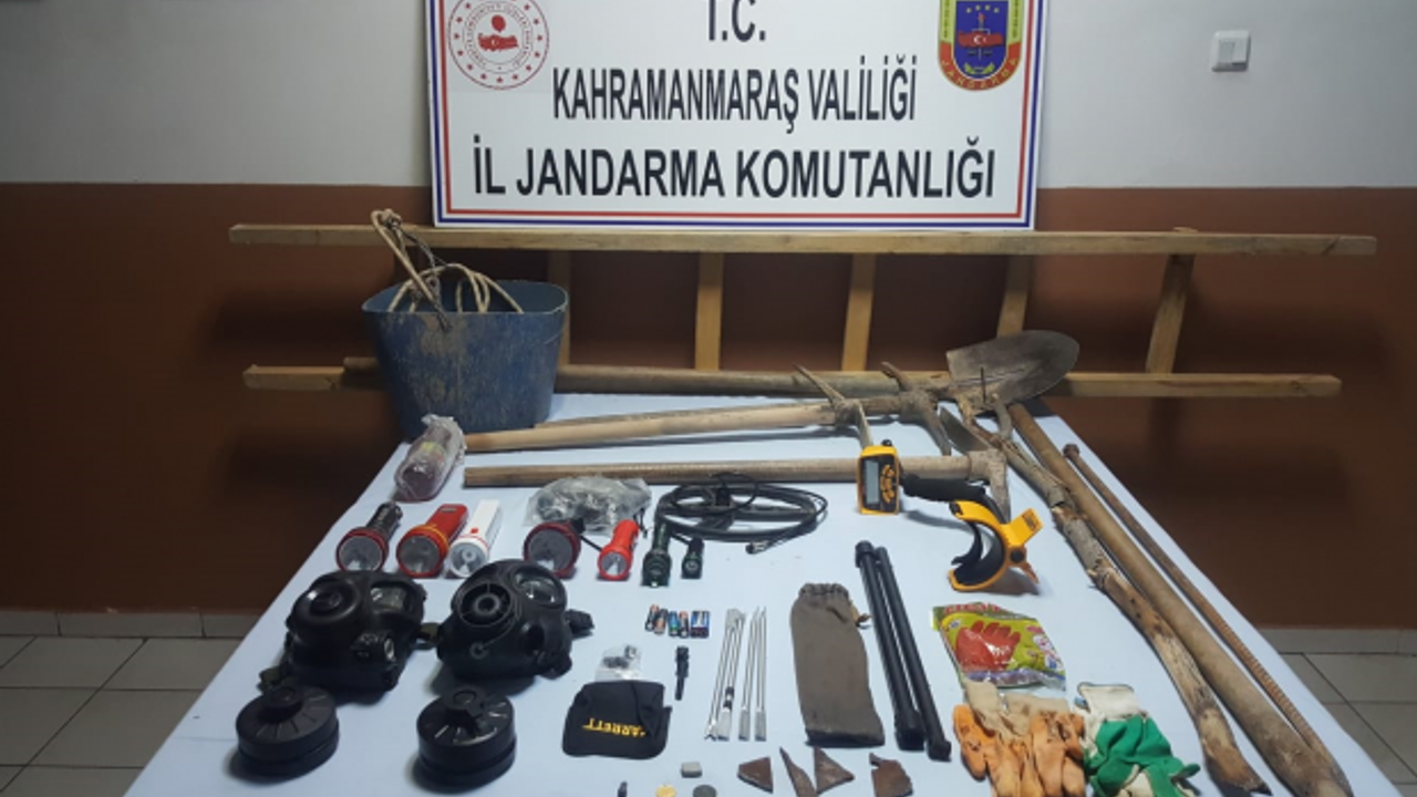 Kahramanmaraş'ta Kaçak Kazıya Suçüstü:Bizans Dönemine Ait Sikke Bulundu