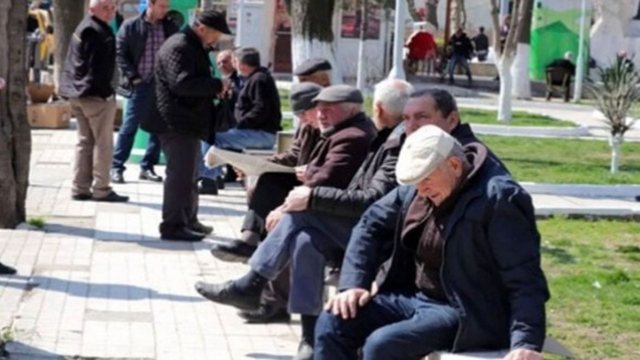 65 Yaş Üstü Vatandaşların Sokağa Çıkma Saatleri Değişti