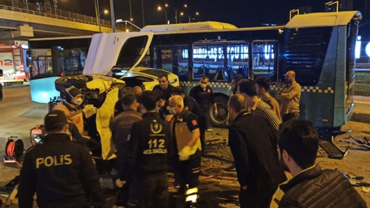 Kahramanmaraş'ta Belediye Otobüsü Kaza Yaptı:Yaralılar Var