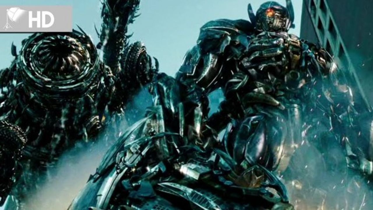 Transformers: Ay'ın Karanlık Yüzü Filmi Konusu Nedir?