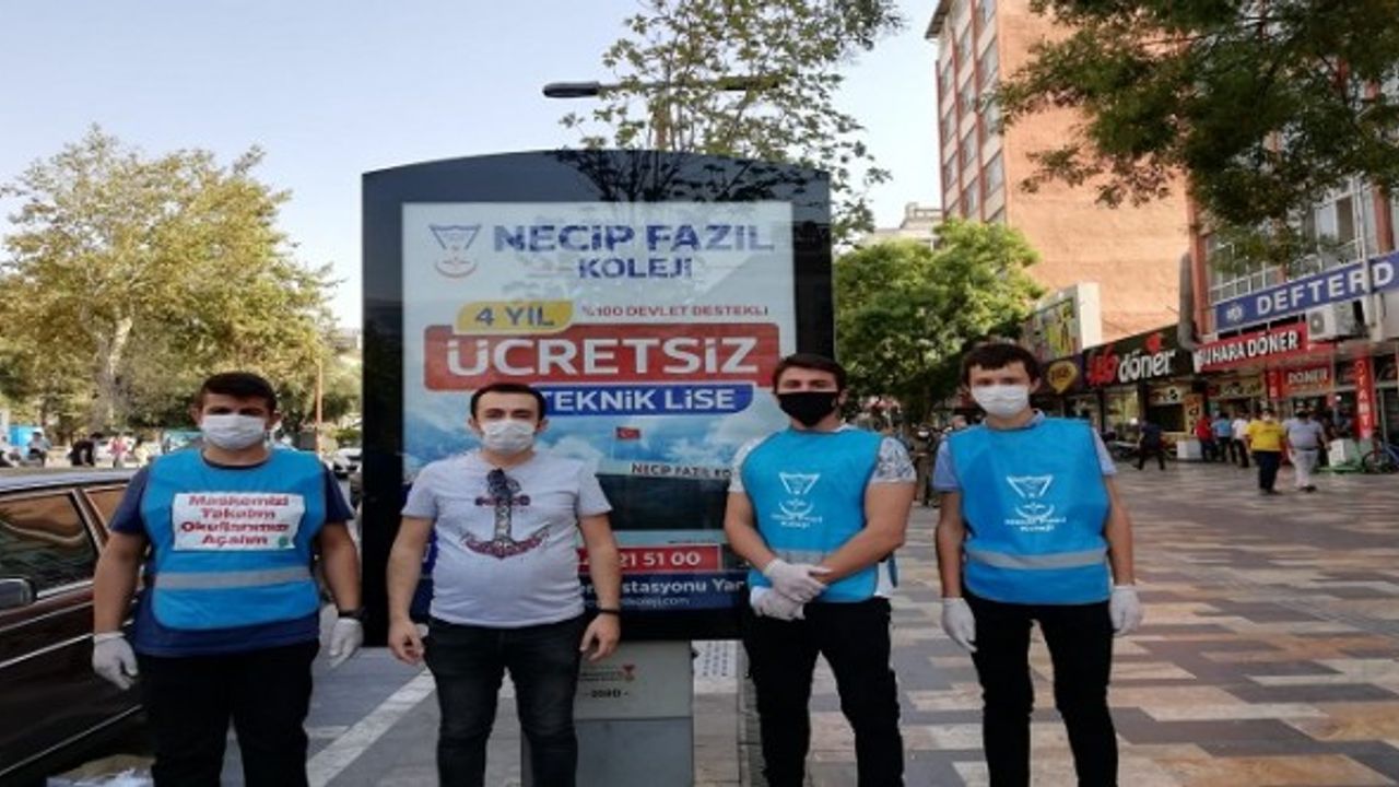 Kahramanmaraşlı Öğrenciler 5 Bin Adet Ücretsiz Maske Dağıttı
