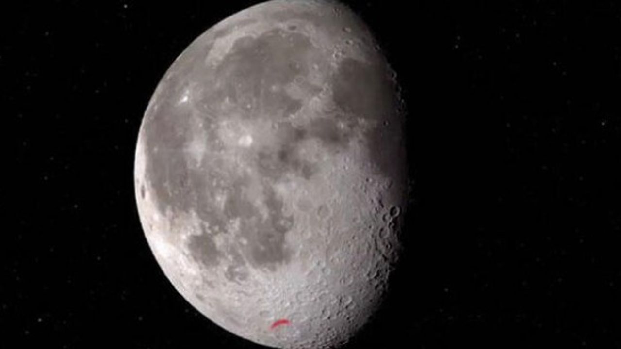 NASA 'Heyecan Verici' Keşfi Duyurdu: Su Bulundu