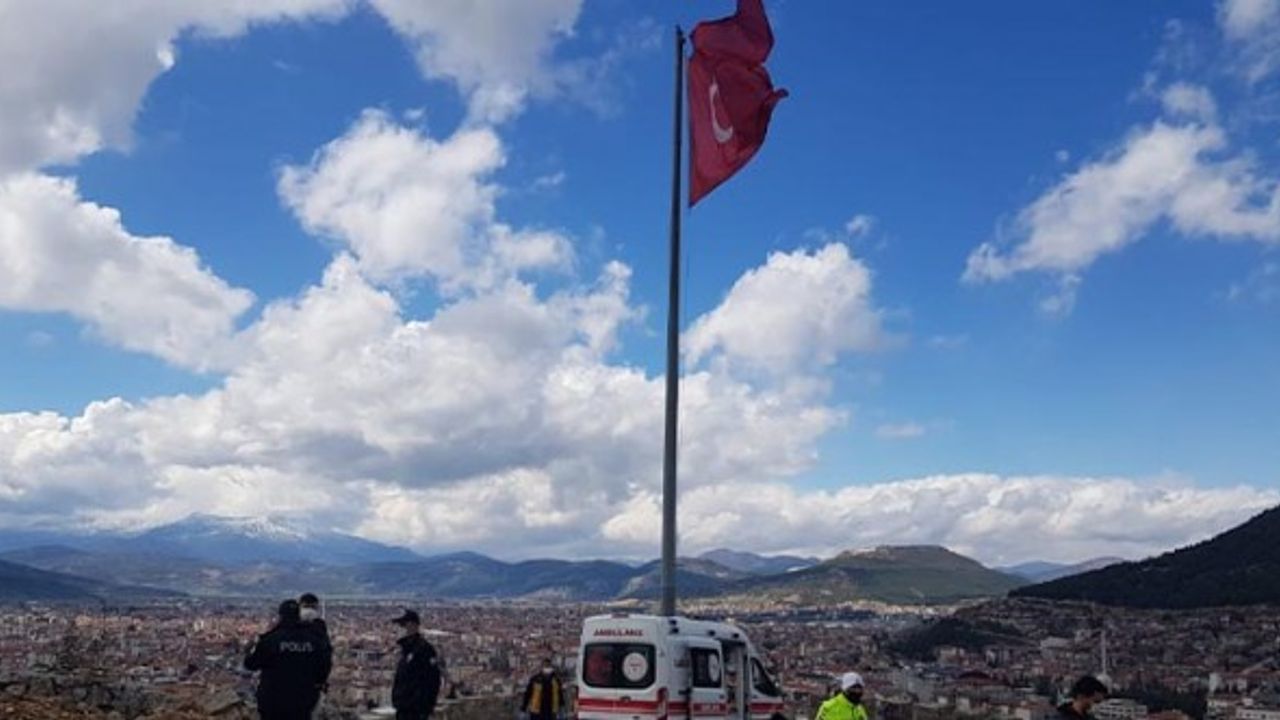 17 Yaşındaki Genç Kız Bıçaklanarak Öldürüldü