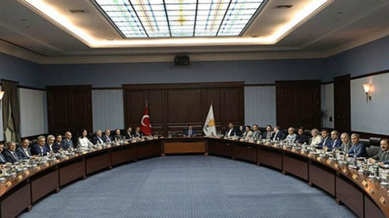 AK Partili Taşkın 7. Olağan Kongrede MKYK Üyelerini Kutladı