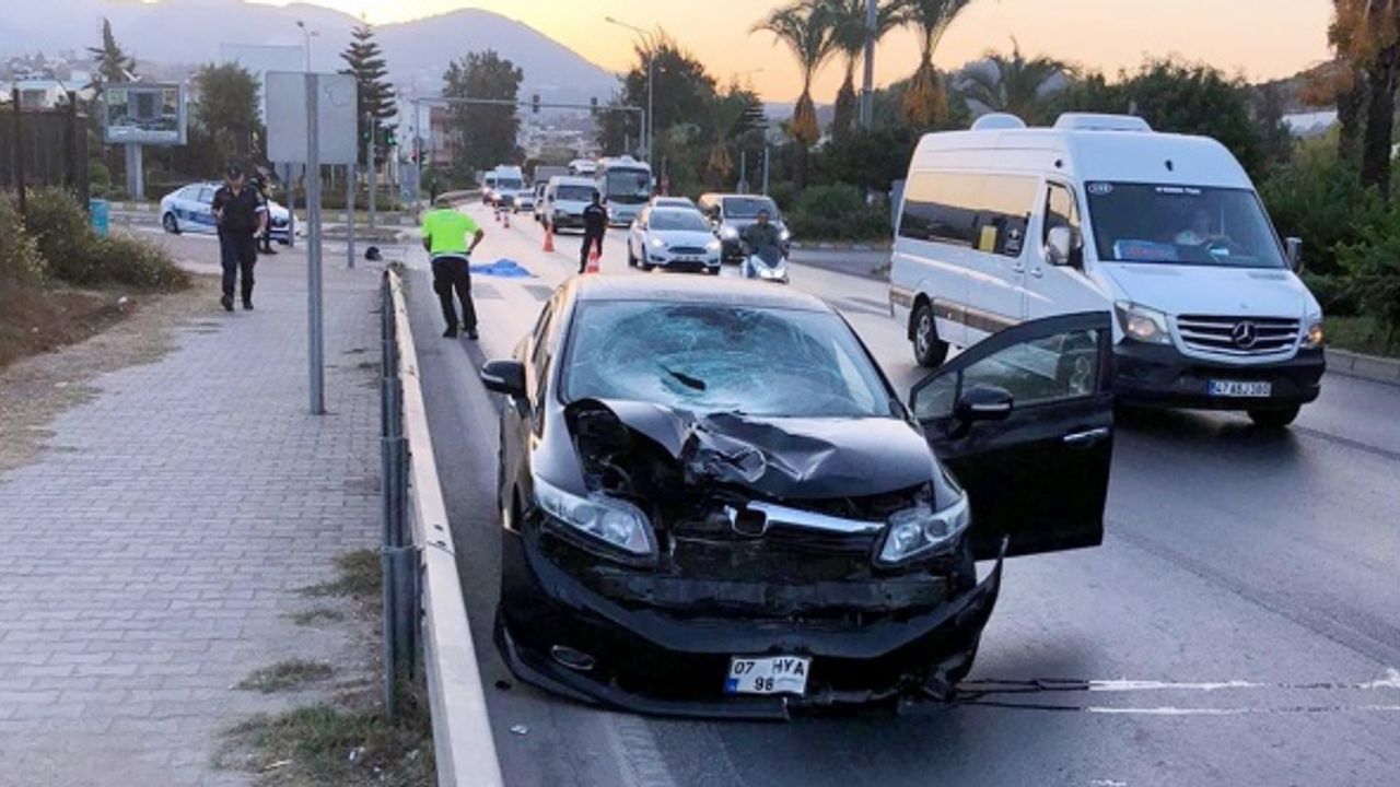 Antalya'da Otomobilin Çarptığı Yaya Öldü