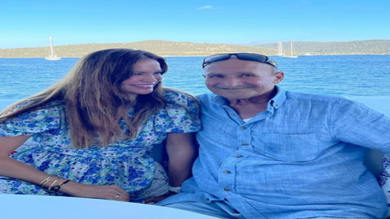Ebru Şallı Oğlundan Sonra Babasını Da Kaybetti