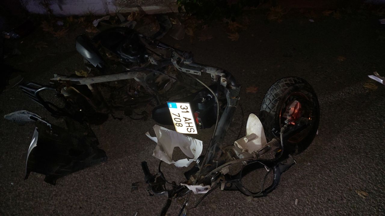 Hatay'da Otomobille Çarpışan Motosikletin Sürücüsü Kaldırıldığı Hastanede Öldü