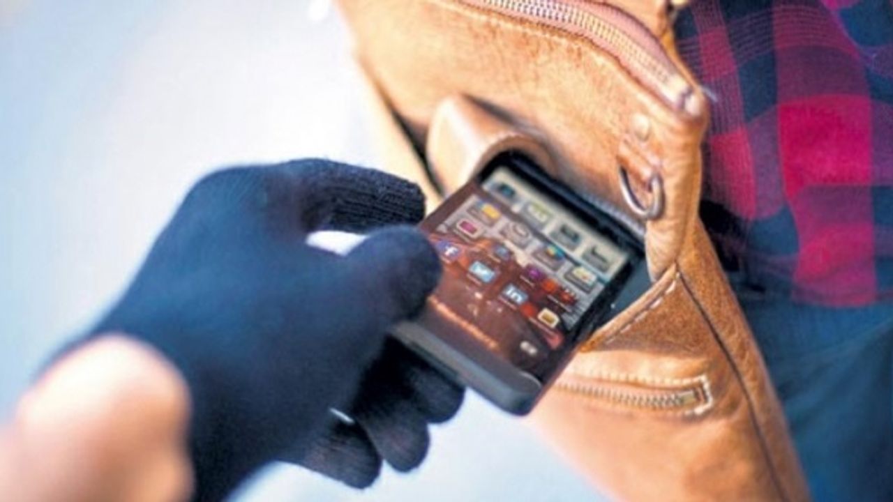 Cep telefonu hırsızı her yerde arnıyor!