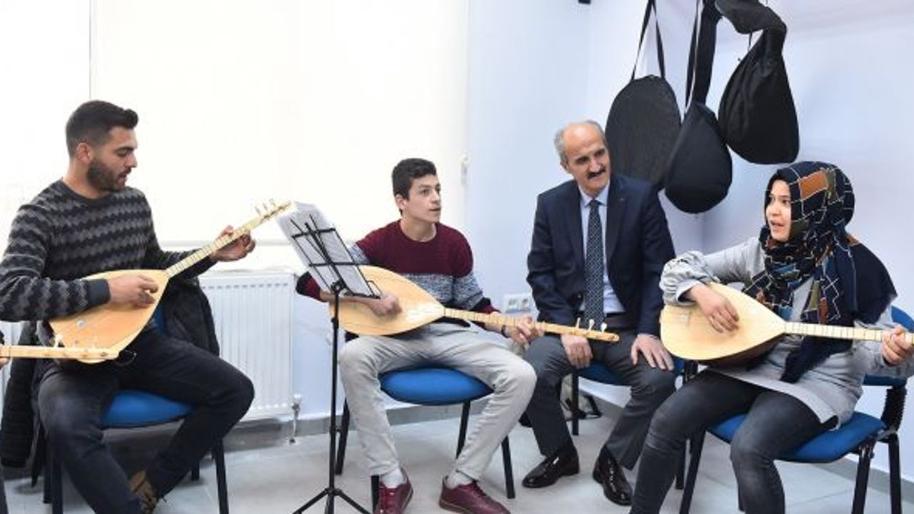 Okay:  "Gençlik Merkezi, gençlerin yeni gözdesi oldu"