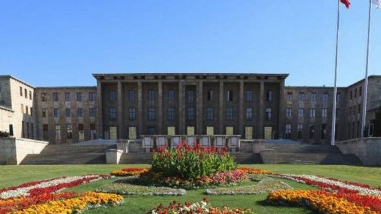 TBMM yarın çalışmalarına yeniden başlıyor