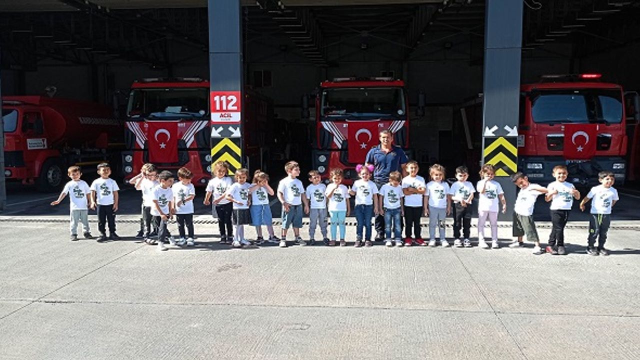 Üniformalarını Giyen Minik İtfaiyeciler Görev Başına Geçti