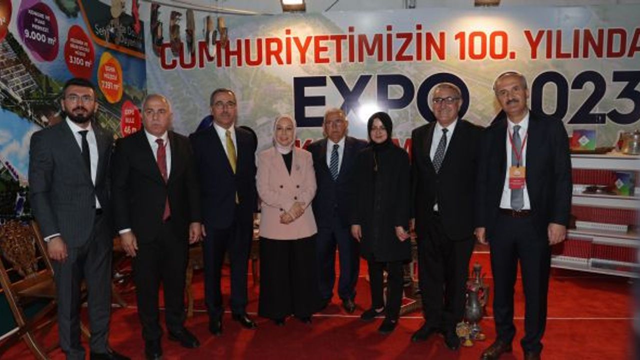 Başkan Güngör, gençlere şiir okudu