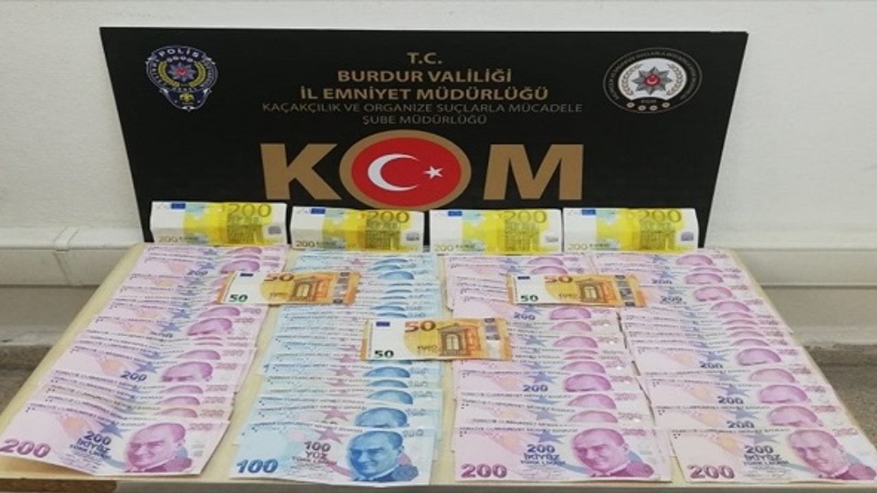 Burdur'da uyuşturucu ve sahte para operasyonlarında 3 kişi tutuklandı