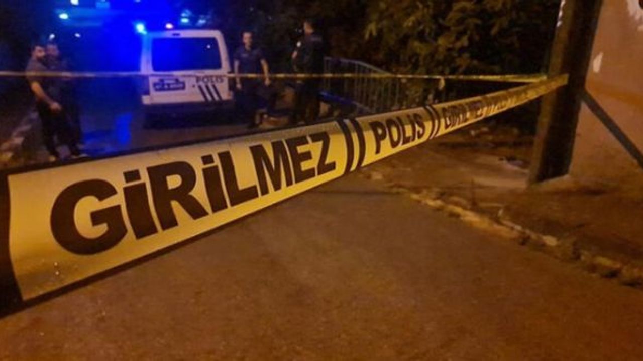 Evine giren hırsızlar öğretmenin boğazını kesti!