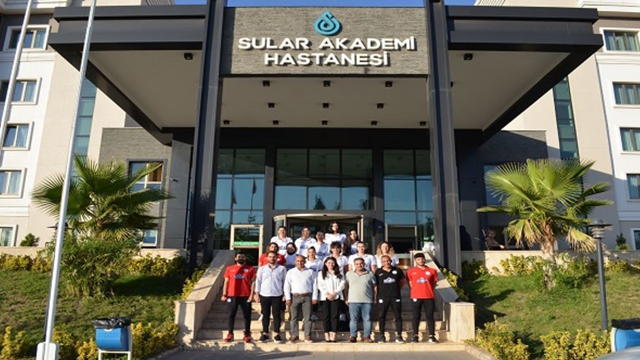 Kahramanmaraş'ta Sular Sağlık Grubu Alpedo Voleybol Takımının Sağlık Sponsoru Oldu