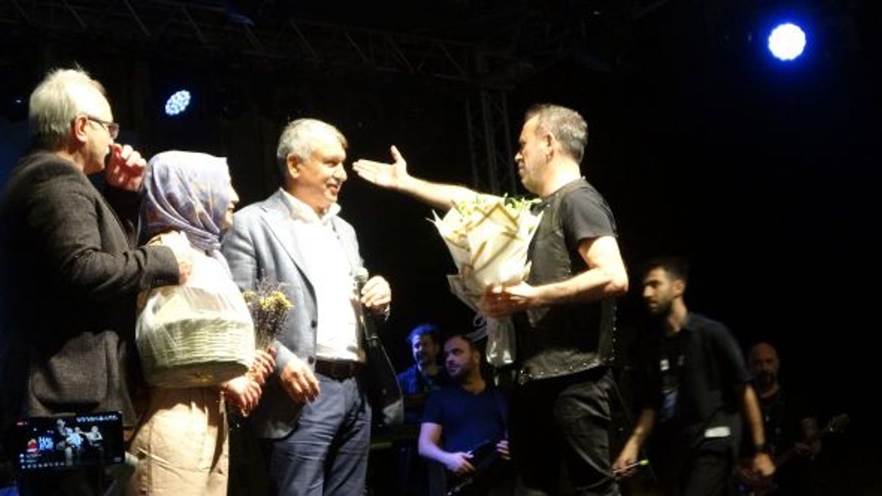 Kozan’da Cumhuriyet coşkusu Haluk Levent konseri ile taçlandı