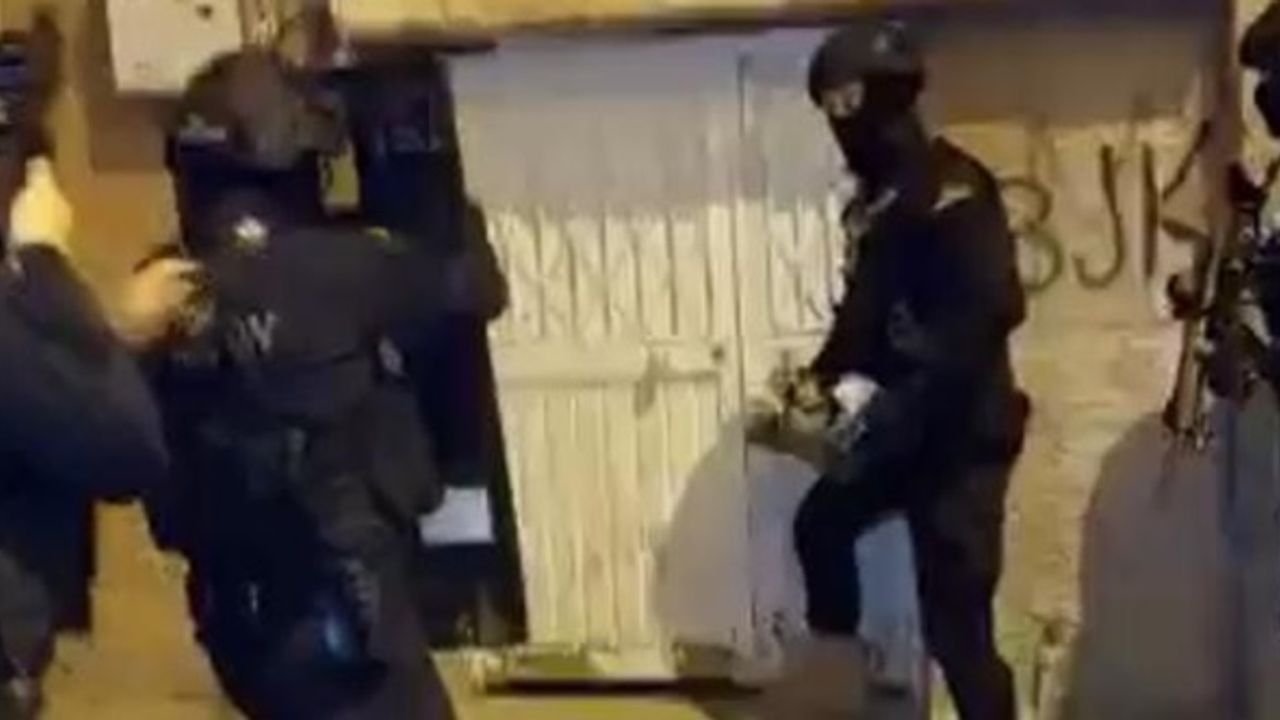 Suç örgütüne şafak vakti operasyonu: 26 gözaltı