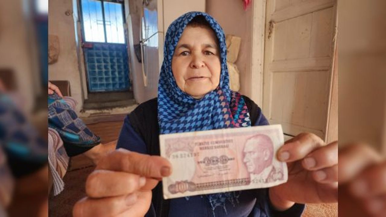 Ahırda sakladığı eski paraları 36 yıl sonra buldu