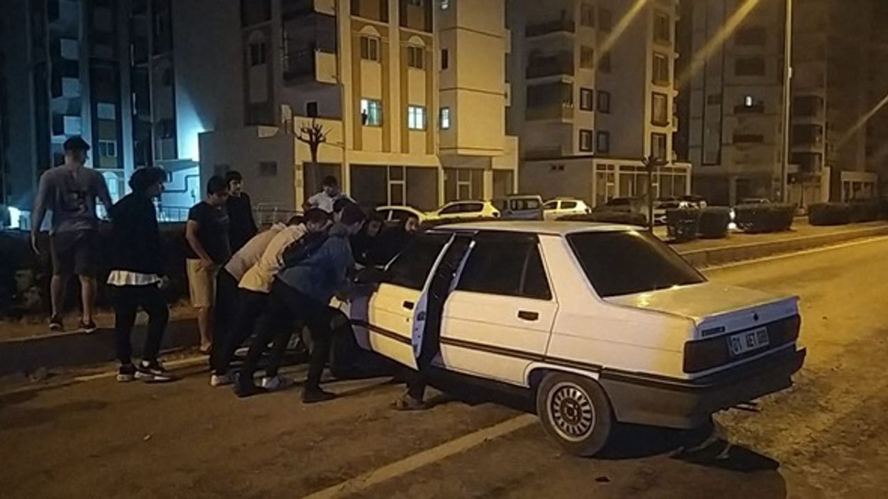 İki otomobilin çarpışması sonucu 3 kişi yaralandı!