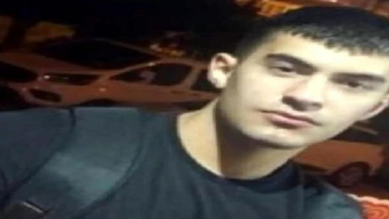İzmir'deki depremde hayatını kaybeden 18 yaşındaki genç, sarsıntı sırasında balkondan atladı