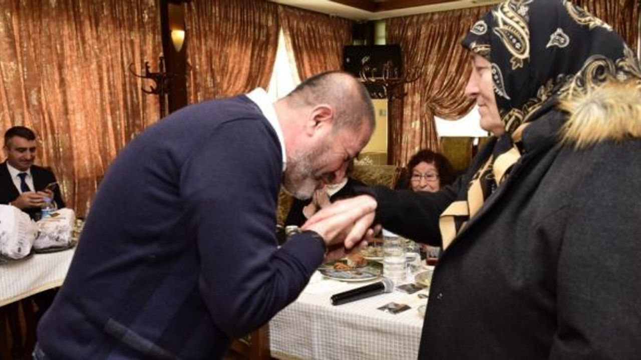 Kervancıoğlu, öğretmeni ile yarım asır sonra buluştu!