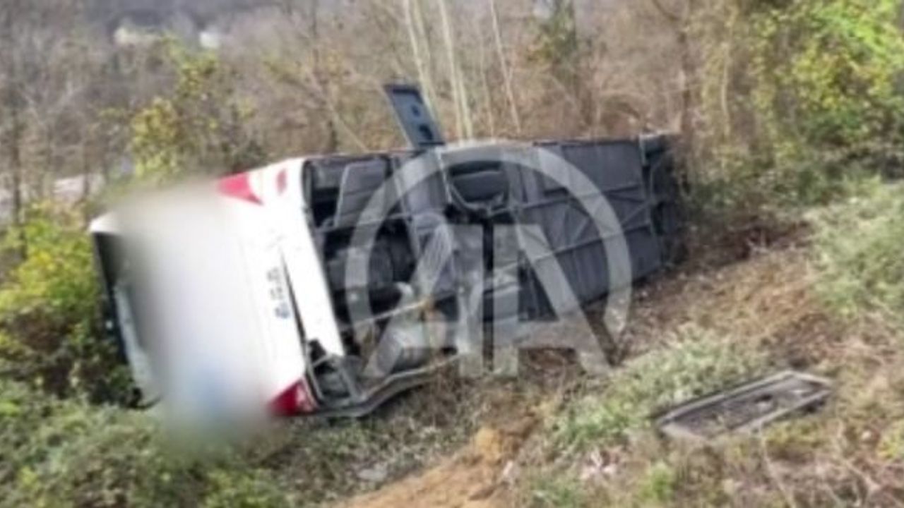Yolcu otobüsü şarampole uçtu: 39 yaralı!