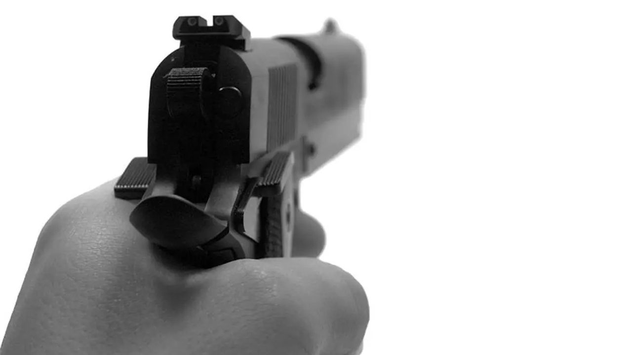 16 Yaşındaki Çocuk Annesine Kurşun Yağdırdı