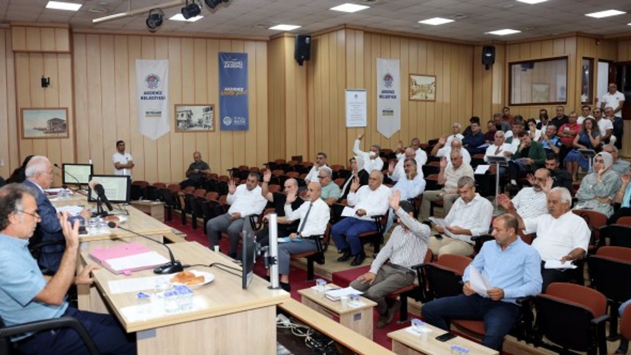Akdeniz Belediyesinden üniversiteyi kazanan öğrencilere destek
