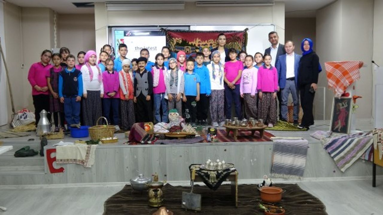 Cumhuriyet’in 100’üncü yılında öğrenci velilerinden anlamlı etkinlik