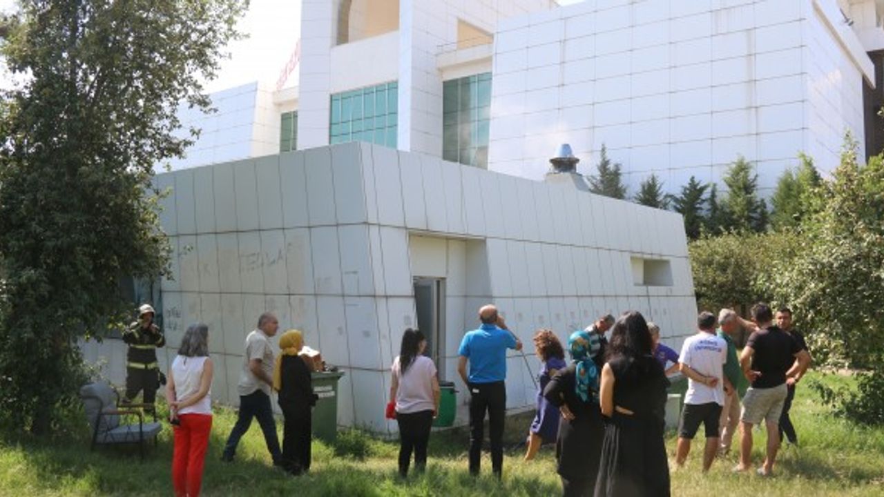 Fakülte kantininde çıkan yangına kısa surede müdahale