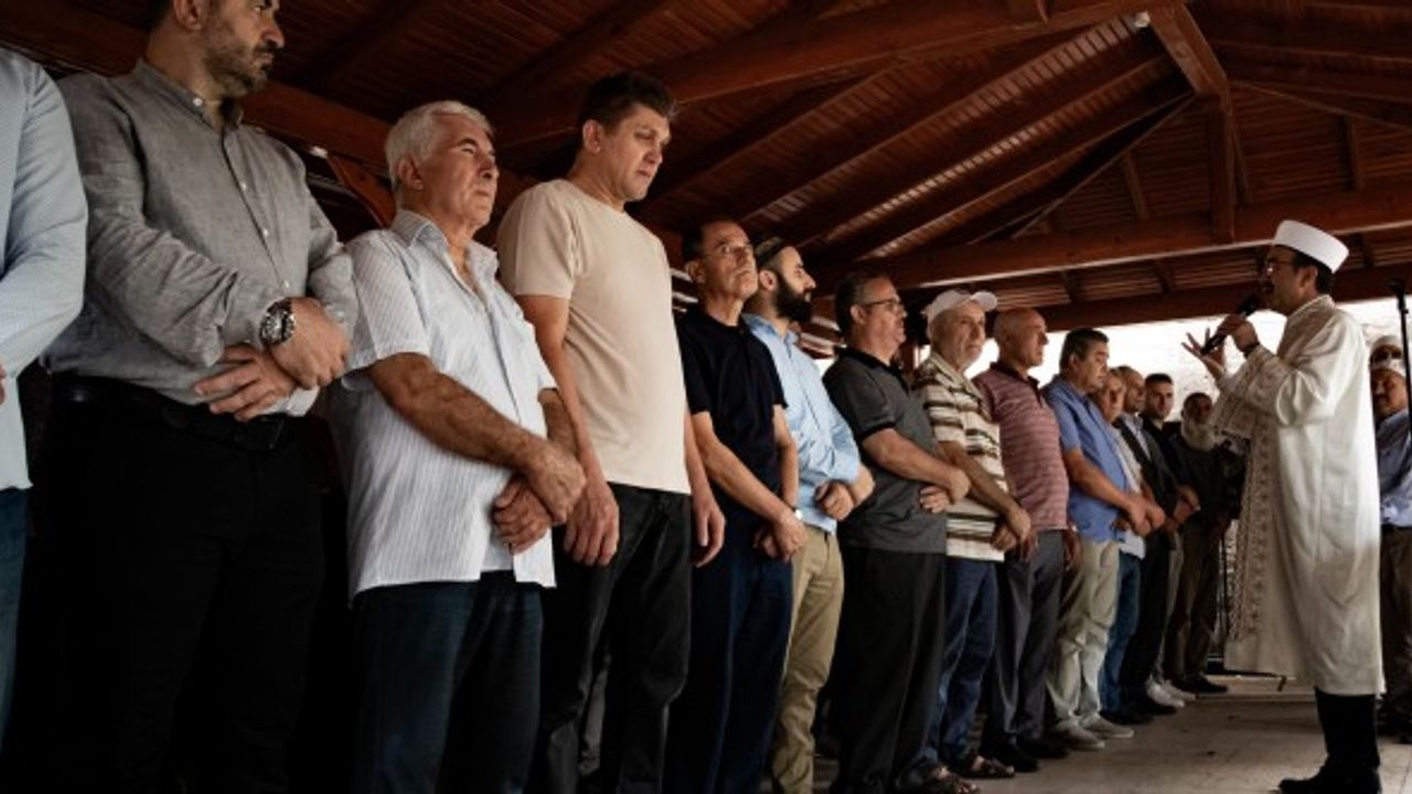 Gazze’de hayatını kaybedenler için Antalya’da gıyabi cenaze namazı kılındı