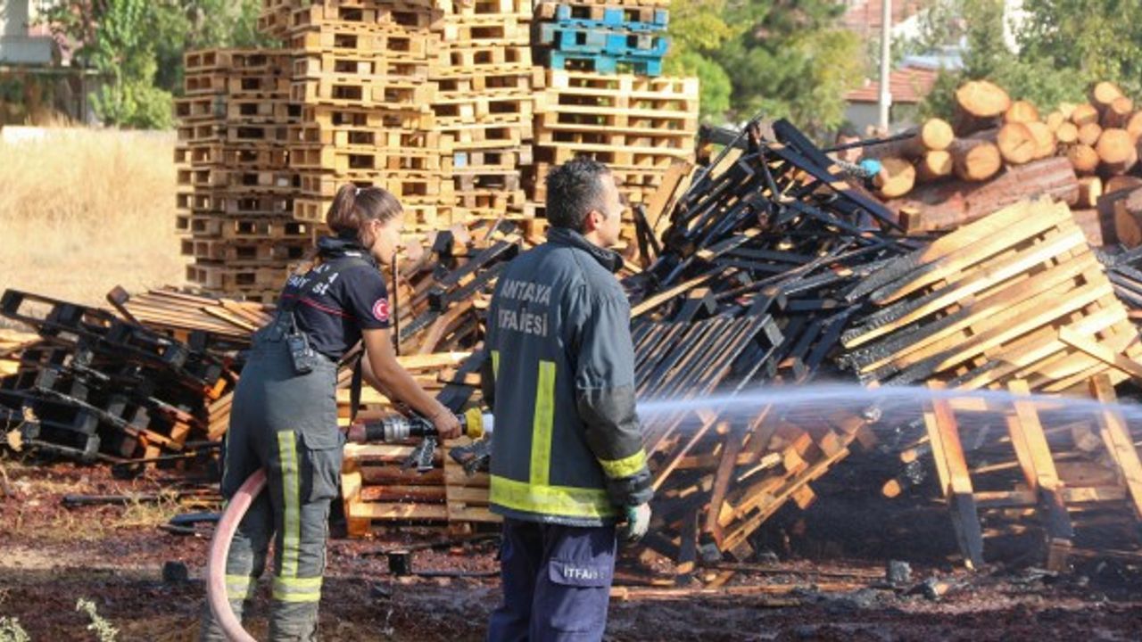 Palet üretim tesisindeki yangında 70 bin TL zarar oluştu