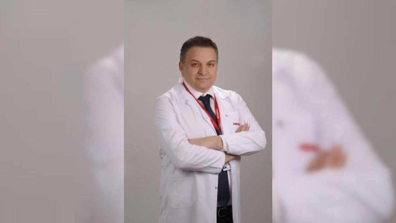 8 saatten fazla masa başında kalanlara omurga sağlığı uyarısı