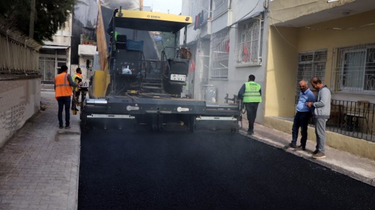 Akdeniz'de asfalt çalışmaları sürüyor