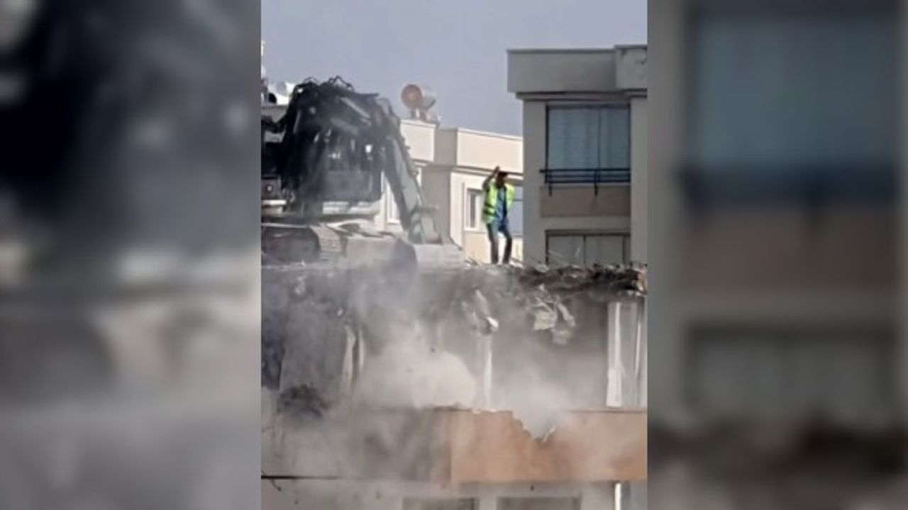 Bina yıkılırken o damda dans etti