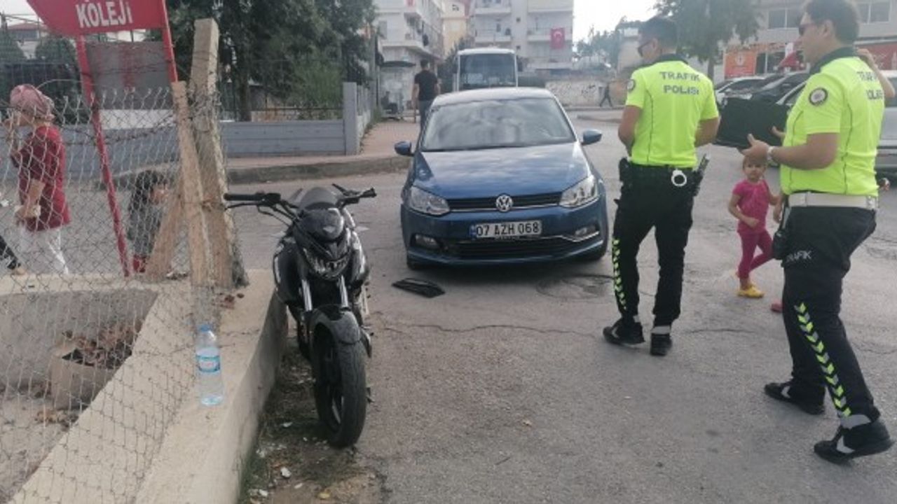 Ehliyetsiz 16 yaşındaki sürücü otomobili sollamaya çalışırken yaralandı