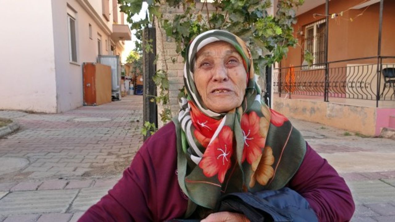 Engelli kızıyla birlikte evinden çıkarılan yaşlı kadın gözyaşlarına boğuldu