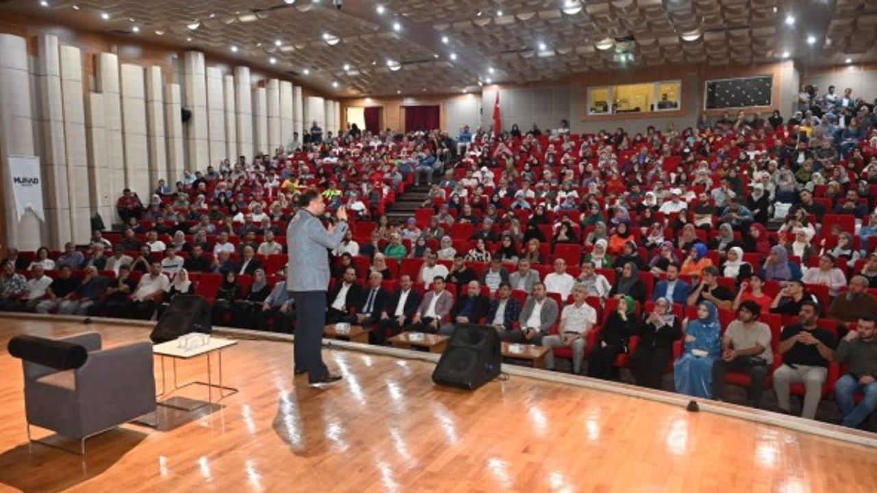 "Filistin ve Biz" konulu konferansta soykırıma dikkat çekildi