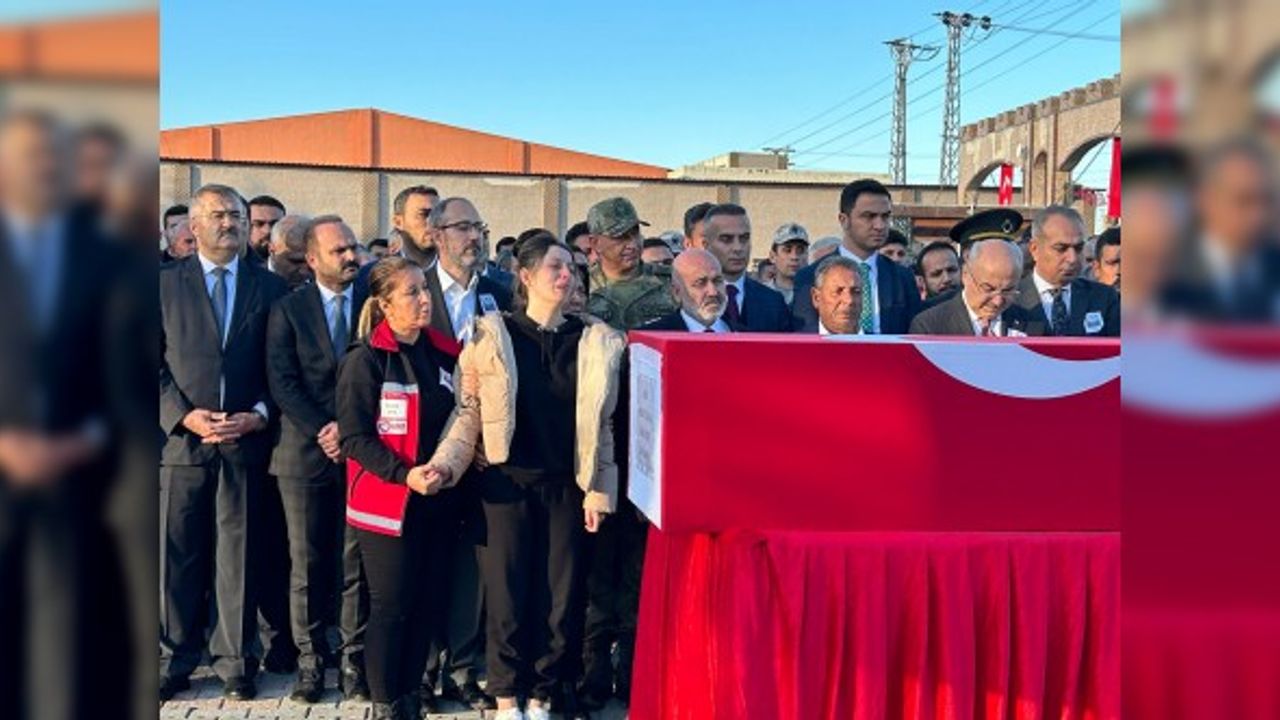 Hamile eşten şehide gözü yaşlı son bakış