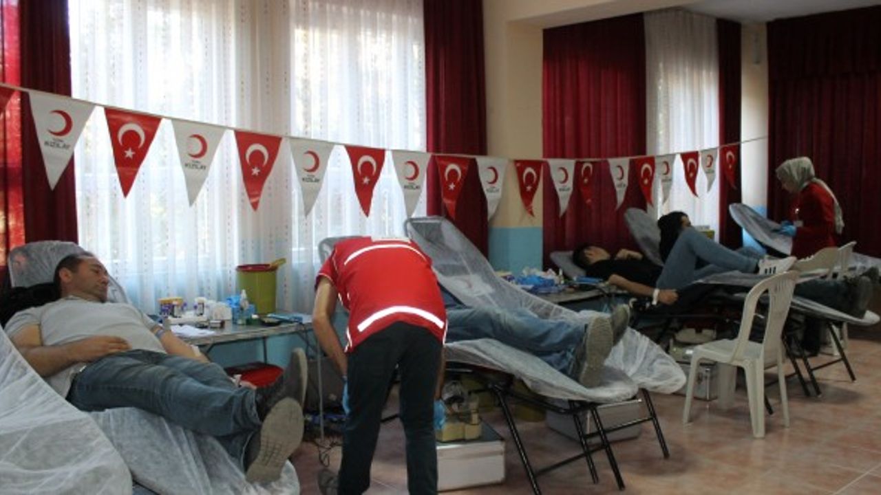 Öğretmenler kan bağışı için seferber oldu