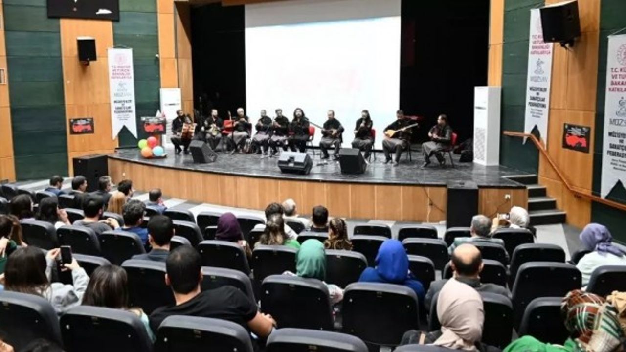 Osmaniye'de 'Asrın Felaketi Kültür ve Sanat Etkinlikleri' çerçevesinde konser düzenlendi