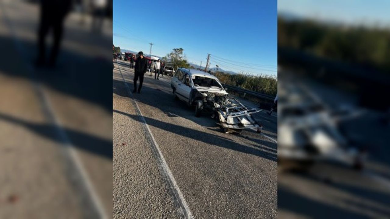 Osmaniye'de iki otomobil çarpıştı: 4 yaralı