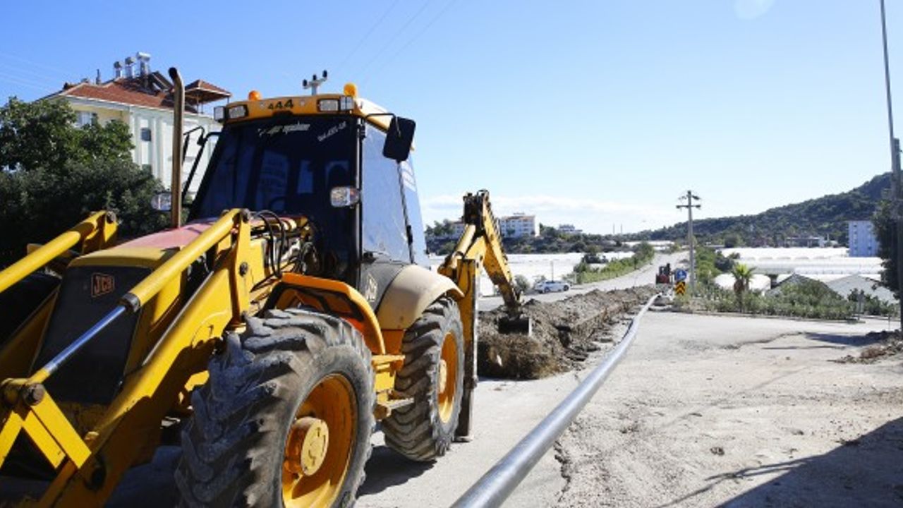 Büyükşehir Demre Gökyazı’da içme suyu hatlarını yeniliyor